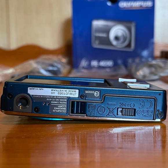 Olympus light blue FE-4030 complete with original box, all accessories - Picture 7 of 10